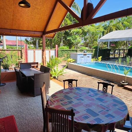 Homestay Umbai Kelana Merlimau Exteriör bild