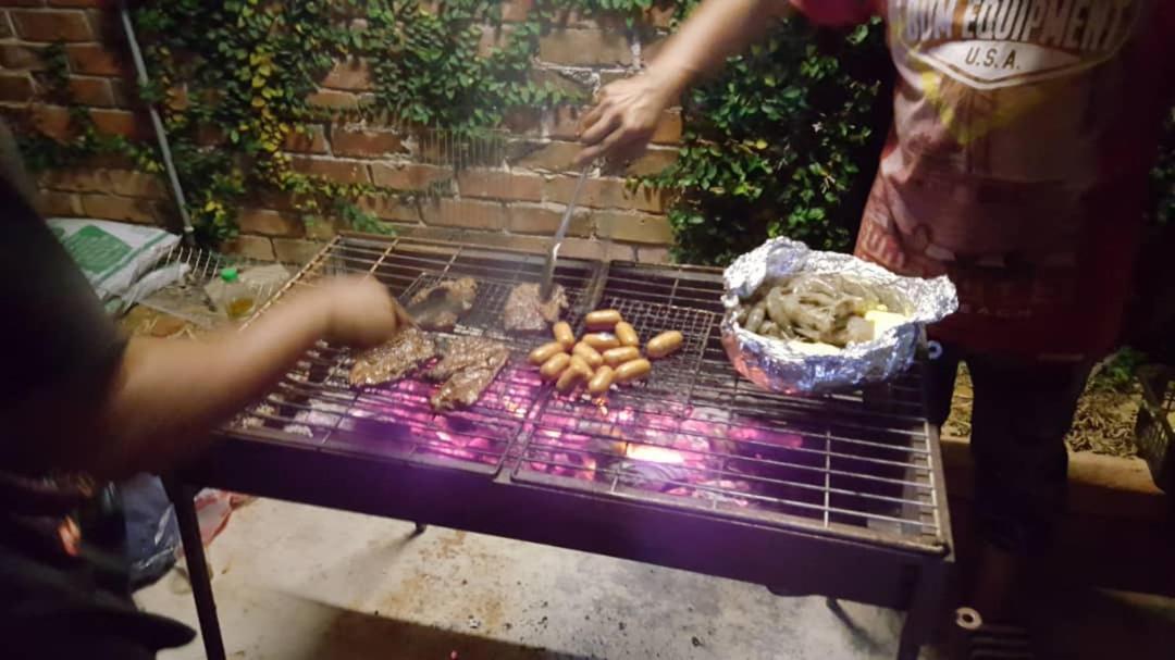 Homestay Umbai Kelana Merlimau Exteriör bild