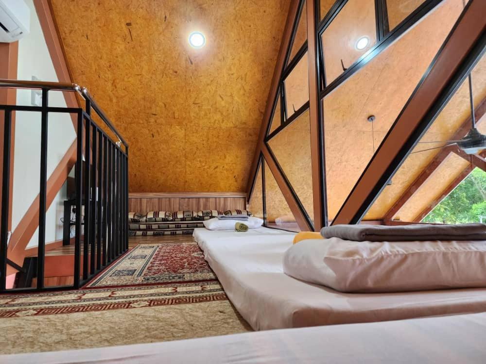 Homestay Umbai Kelana Merlimau Exteriör bild