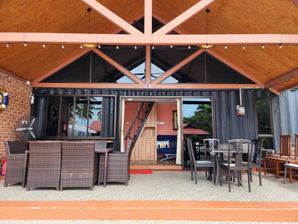 Homestay Umbai Kelana Merlimau Exteriör bild
