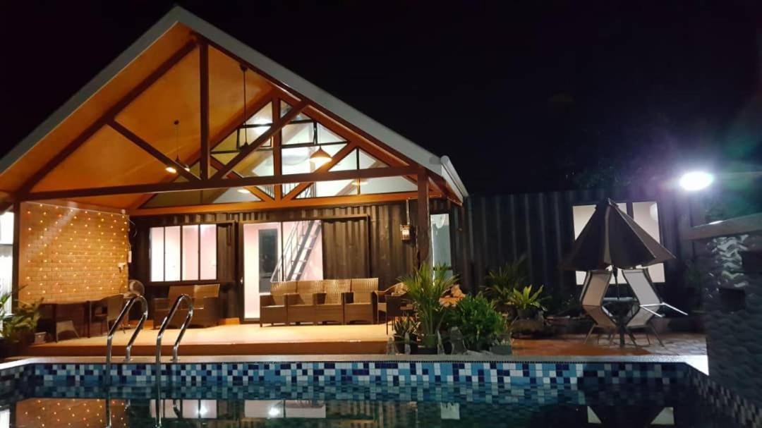 Homestay Umbai Kelana Merlimau Exteriör bild