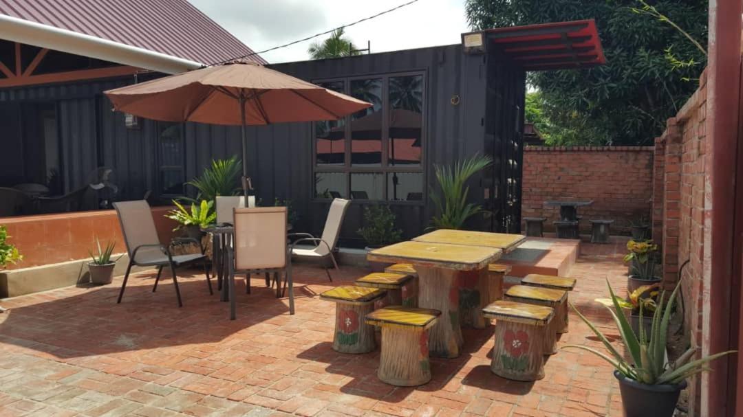 Homestay Umbai Kelana Merlimau Exteriör bild