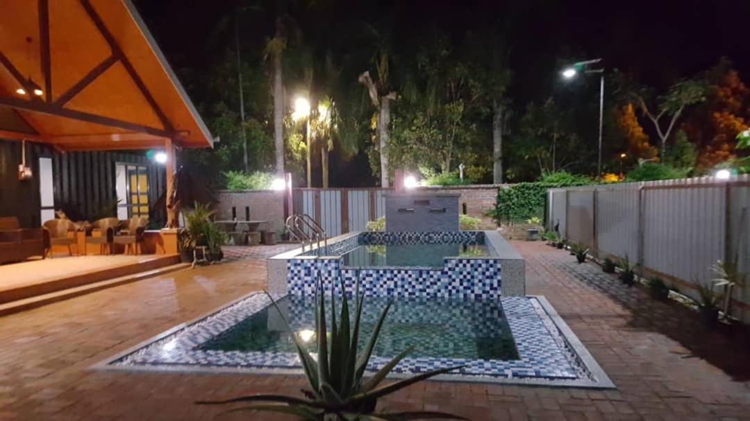Homestay Umbai Kelana Merlimau Exteriör bild