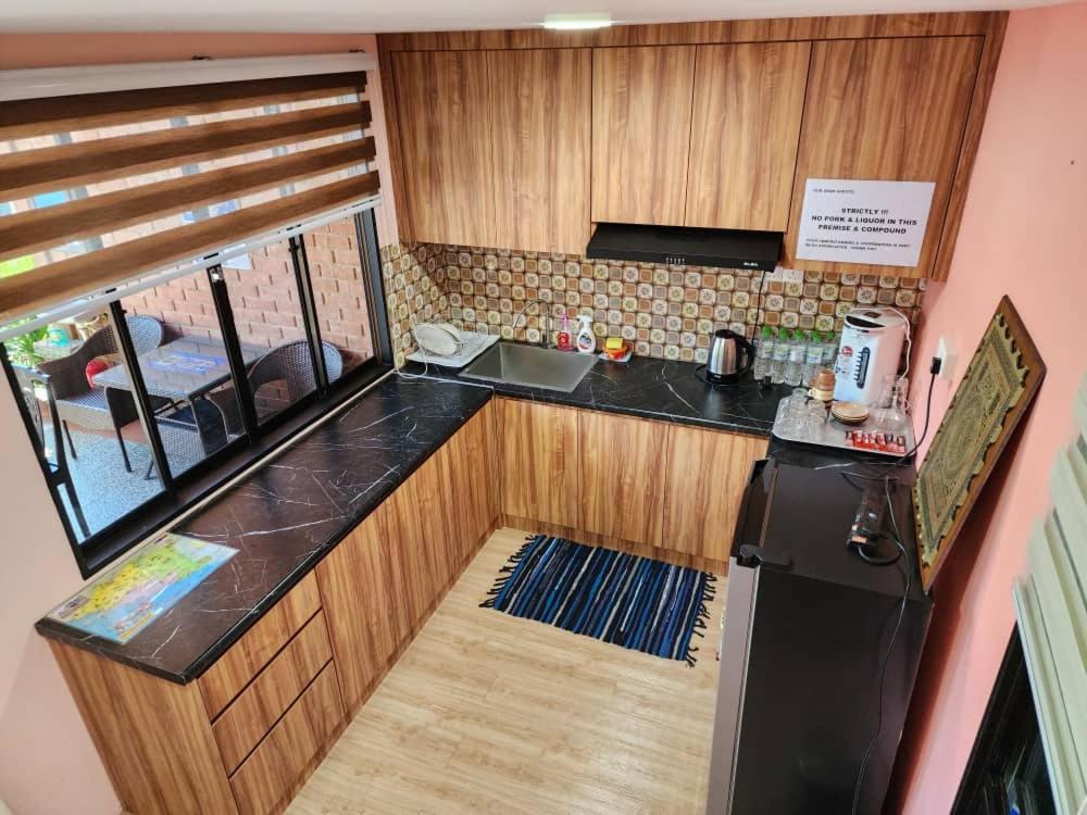 Homestay Umbai Kelana Merlimau Exteriör bild