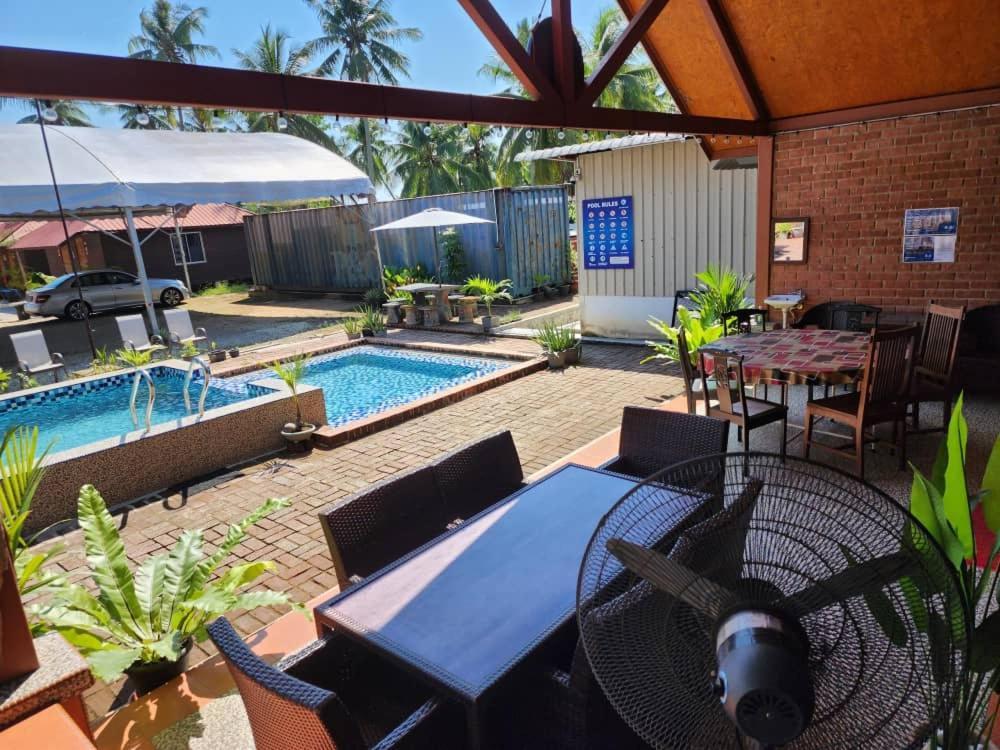 Homestay Umbai Kelana Merlimau Exteriör bild