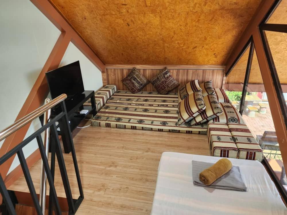 Homestay Umbai Kelana Merlimau Exteriör bild